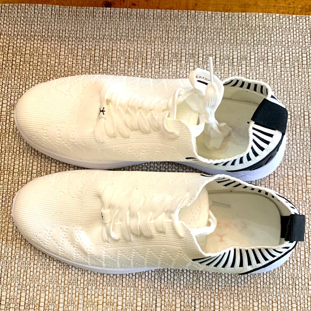 Danskin cream colored vegan walking shoes size 8.
